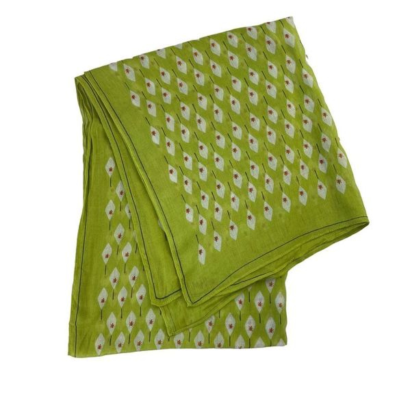 Vintage Vera Lady Bug Leaf Lime Green Long Scarf Lightweight Weave Sz 28” x 70” - Picture 4 of 6